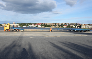 Testtransporten förbereds i hamnen. Foto: Pär Marklund